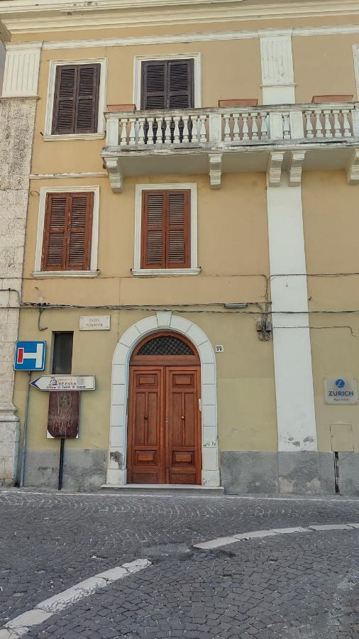 Piccolo Paradiso In Pieno Centro Кастел ди Сангро Екстериор снимка